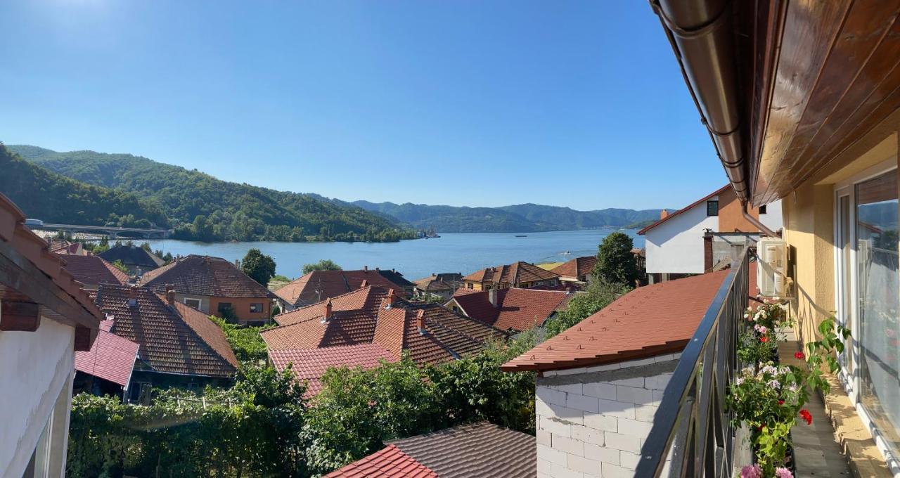 Apartament La Sika Orşova Esterno foto