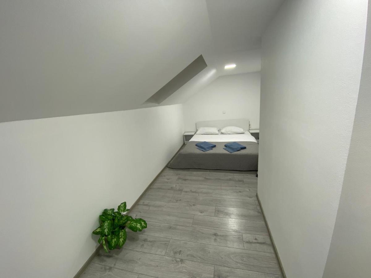 Apartament La Sika Orşova Esterno foto
